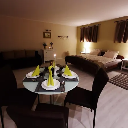 Orsegi Katicas Vendeghaz 아파트 Viszák