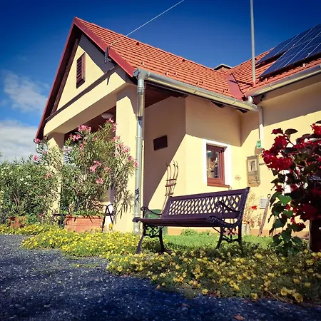 Orsegi Katicas Vendeghaz Viszák